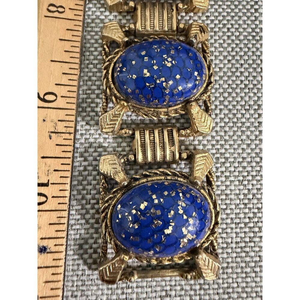 Vintage Gold toned metal link bracelet with deep blue cabochons speckled with go - Picture 3 of 12
